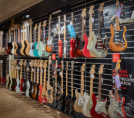 Náhledový obrázek - Sleva 4 % na nezlevněné produkty na Kytary.cz